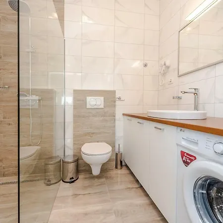 Bozi, Luxury Penthouse With Jacuzzi Mandre