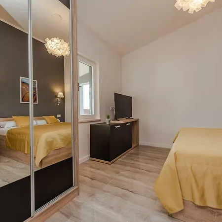 Bozi, Luxury Penthouse With Jacuzzi