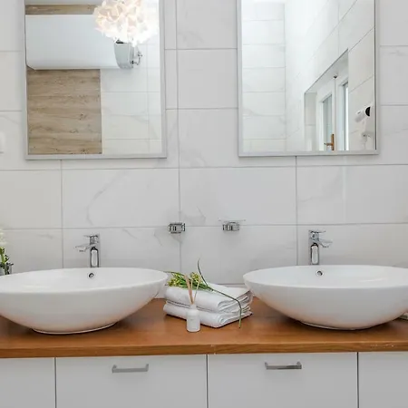 Daire Bozi, Luxury Penthouse With Jacuzzi