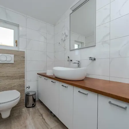 Daire Bozi, Luxury Penthouse With Jacuzzi *