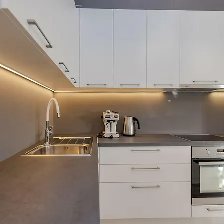 Daire Bozi, Luxury Penthouse With Jacuzzi