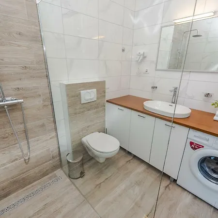 Bozi, Luxury Penthouse With Jacuzzi Mandre